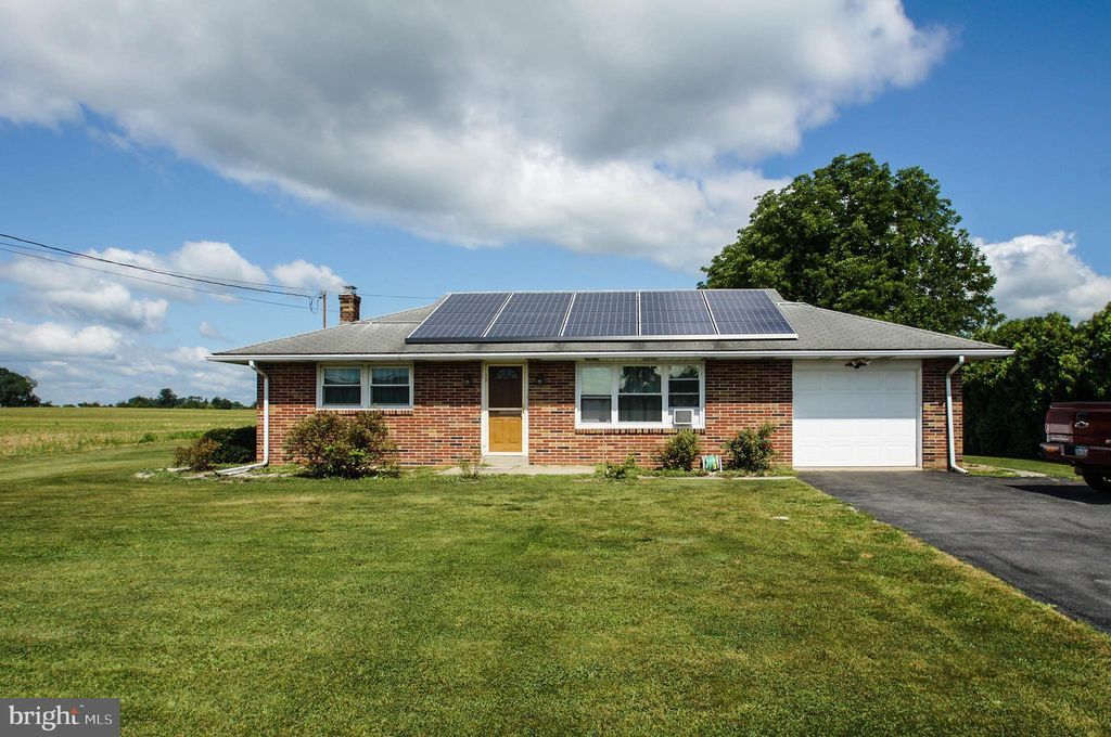 8964 Allentown Pike, Fleetwood, PA 19522