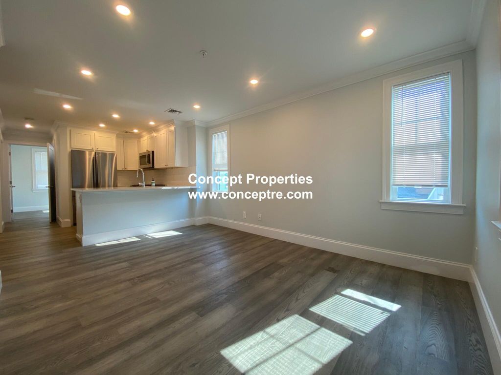 6 Trenton St #3, Boston, MA 02128