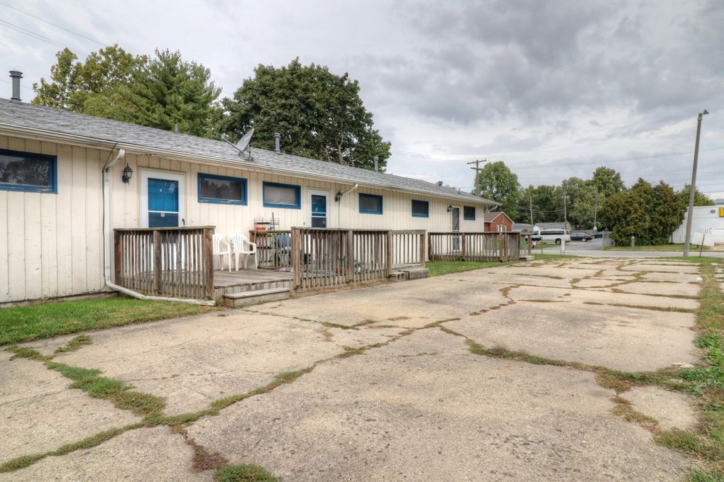 1807 Sangamon Dr #C, Champaign, IL 61821