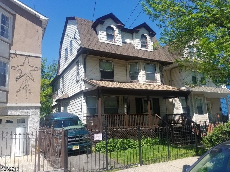184-186 N 9th St, Newark, NJ 07107