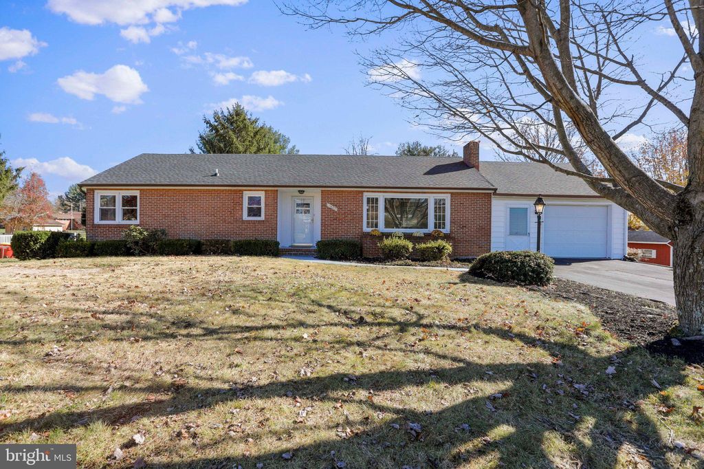 11825 Robinwood Dr, Hagerstown, MD 21742 See Estimated Value