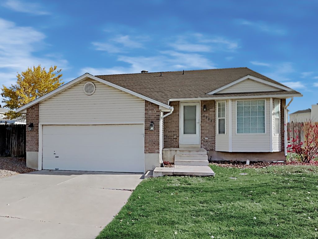 5888 S 4075 W, Roy, UT 84067
