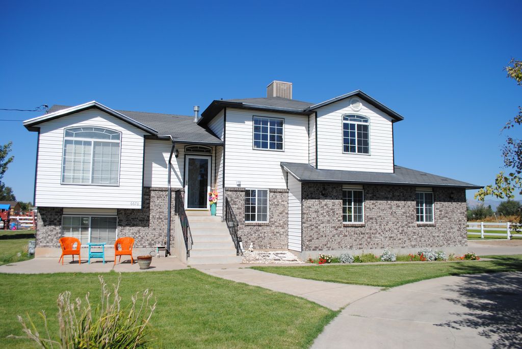 6670 W 5100 S, Hooper, UT 84315