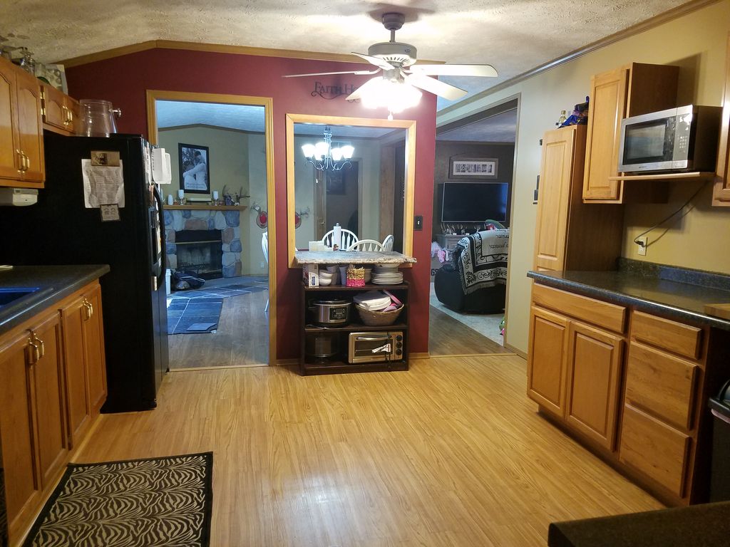 301 Illini St, Watson, IL - 3 Bed, 2 Bath Single-Family Home - 39