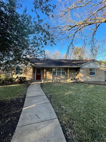 13739 Spring Grove Ave, Dallas, TX 75240