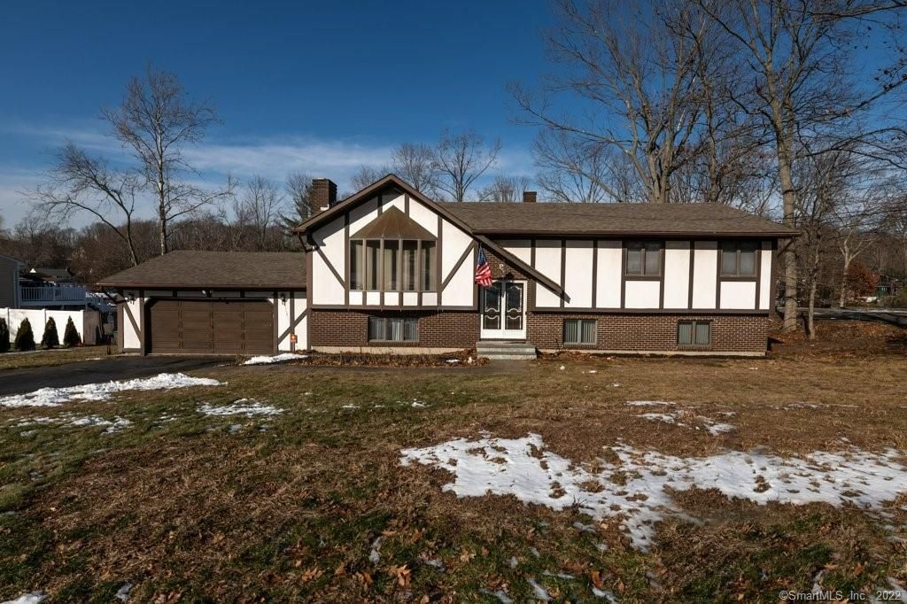 9 Jardin Dr, East Haven, CT 06513