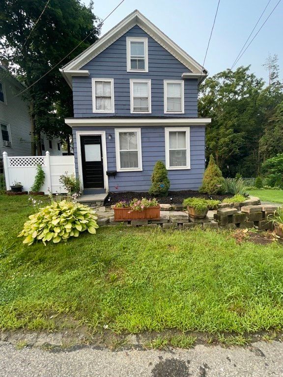 51 Essex St, Marlborough, MA 01752