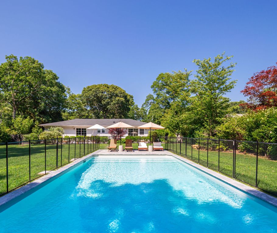 22 Sandra Rd, East Hampton, NY 11937