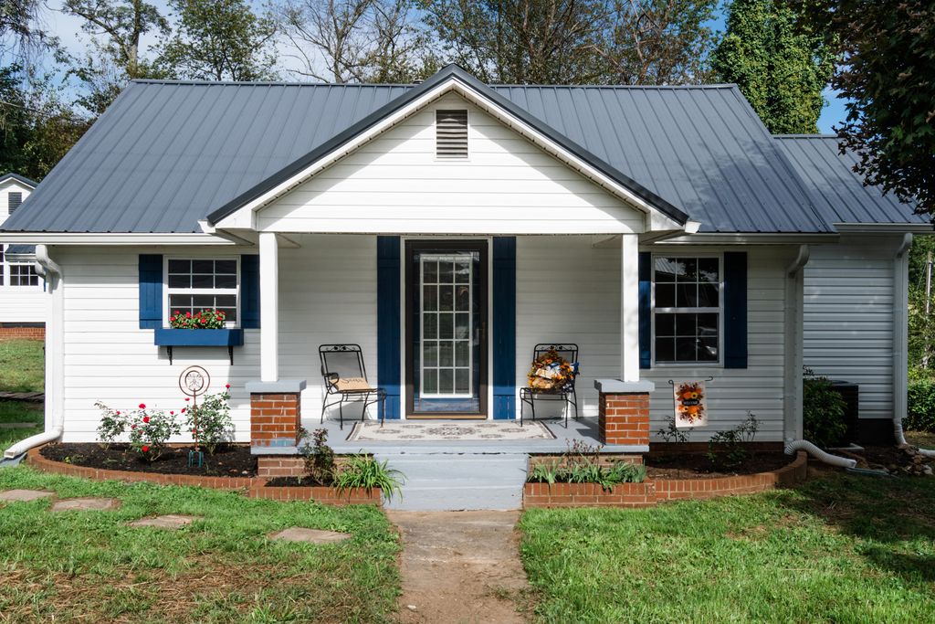 501/503 Clay St, Rogersville, TN 37857 3 Bed, 3 Bath SingleFamily