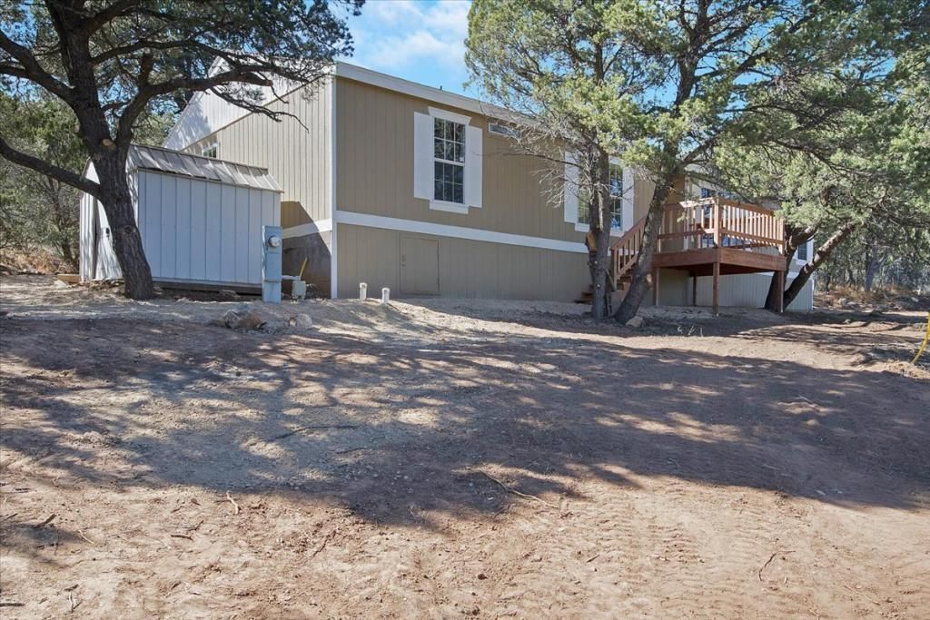 15 William Bonney Rd, Edgewood, NM 87015