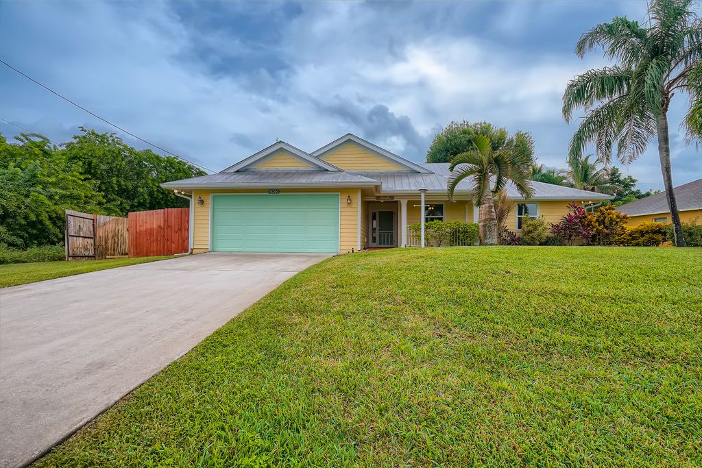 2907 SW Boxwood Cir, Port Saint Lucie, FL 34953