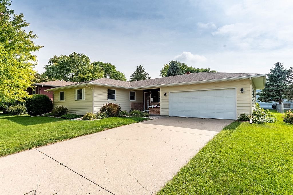 129 S Manitou Dr, Mankato, MN 56001 Trulia