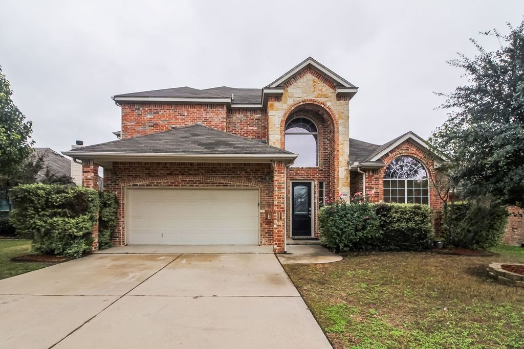 908 Evergreen Ln, Burleson, TX 76028
