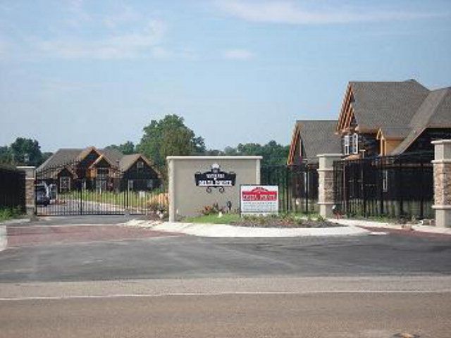210 Delta Pointe Dr, Crawfordsville, AR 72327