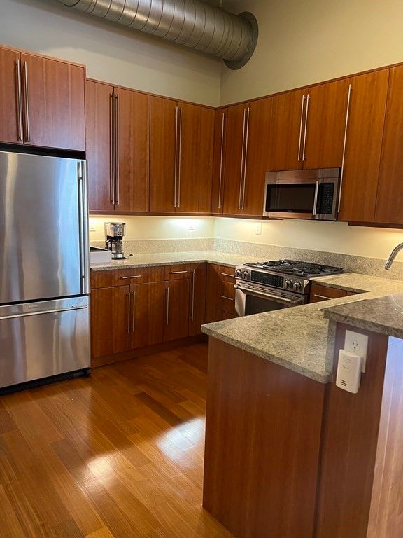 125 B St #2B, South Boston, MA 02127