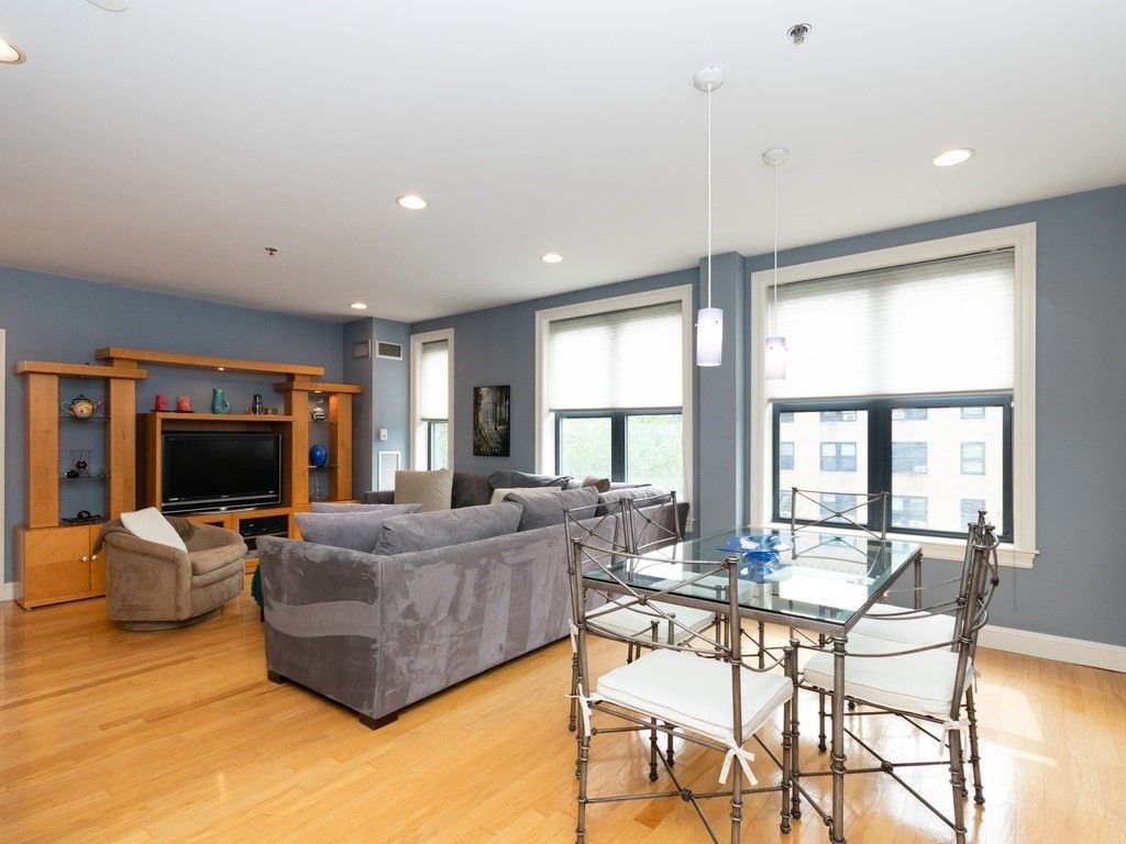 1721 Washington St #302, Boston, MA 02118