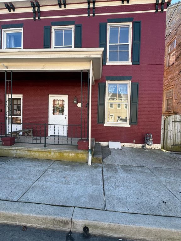 11 E  Baltimore St, Funkstown, MD 21734