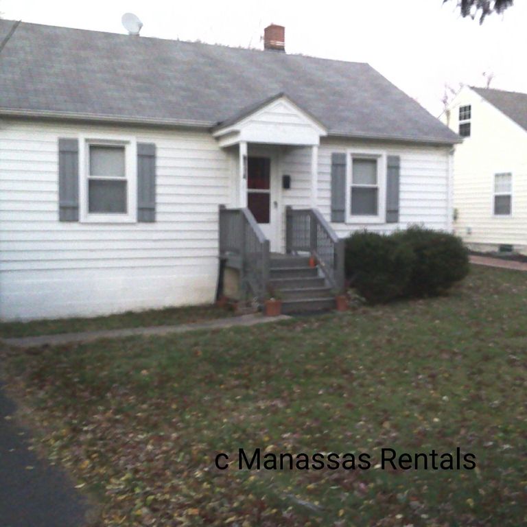 9112 Taylor St, Manassas, VA 20110