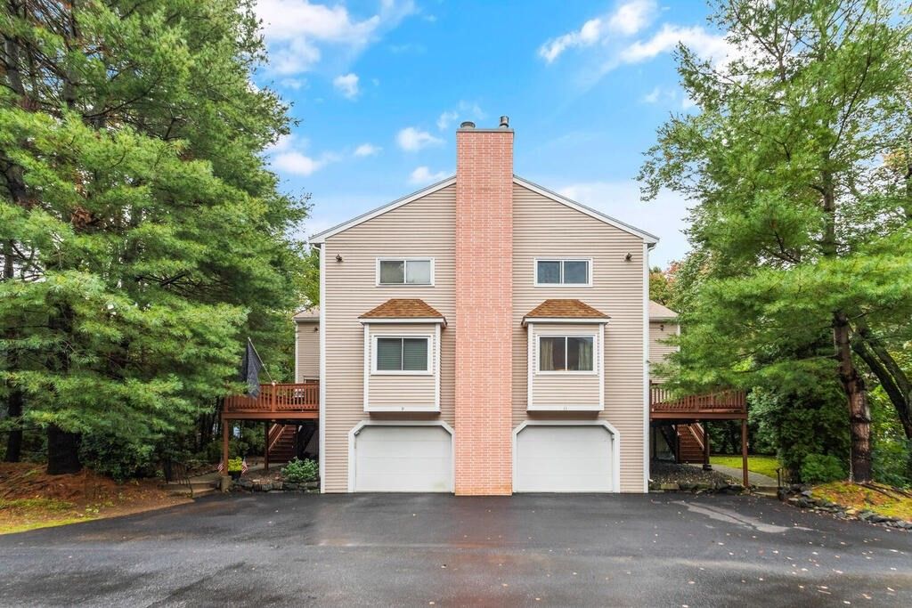 11 Hibernia Ln #11, Salem, MA 01970