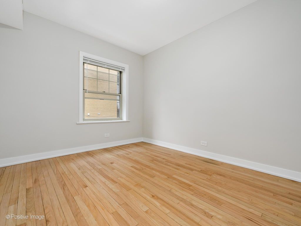 6236 N Mozart St, Chicago, IL 60659