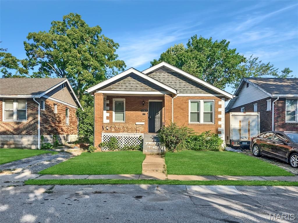 63133 Homes For Sale & 63133 Real Estate - 272 Homes | Trulia