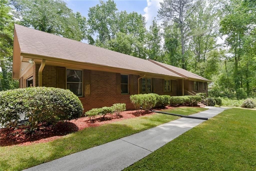 492 New Hope Rd, Lawrenceville, GA 6 Bed, 4 Bath SingleFamily Home