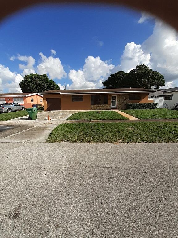 1961 NW 187th Ter, Miami Gardens, FL 33056