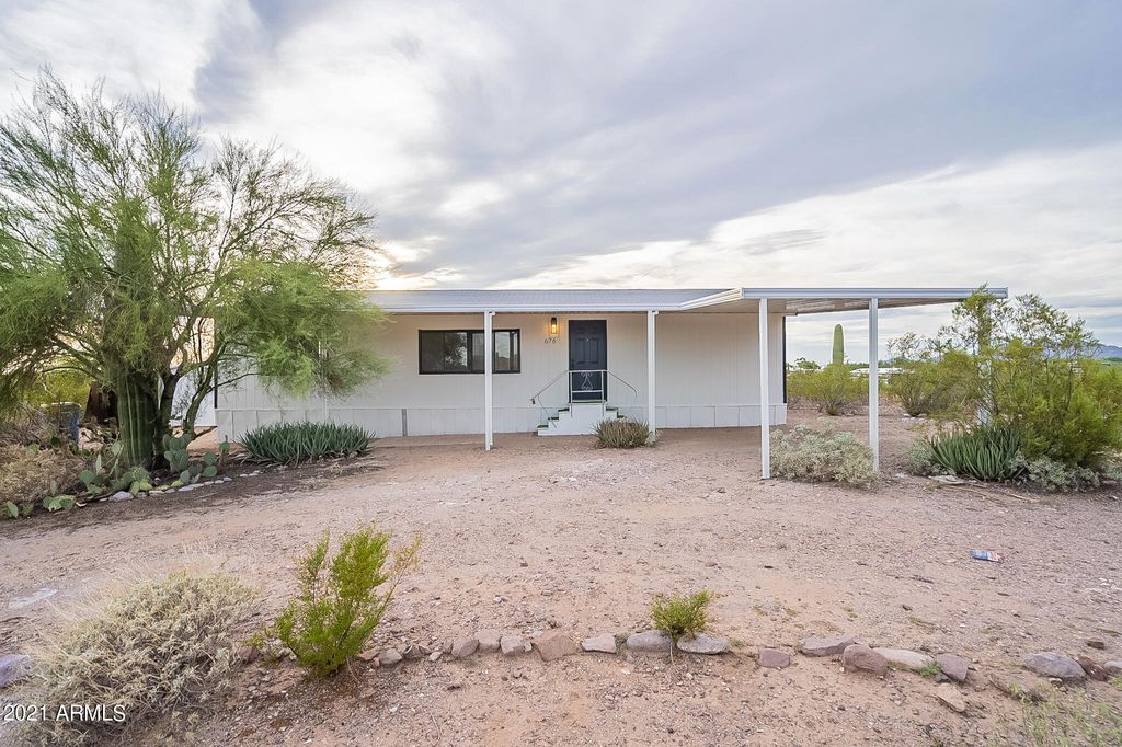 676 S Starr Rd, Apache Junction, AZ 85119
