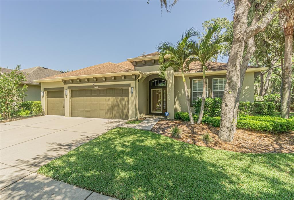 15742 Starling Water Dr, Lithia, FL 33547 SingleFamily Home for Sale