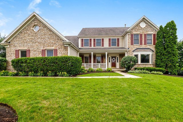 1057 Markus Ct, Lake Zurich, IL 60047