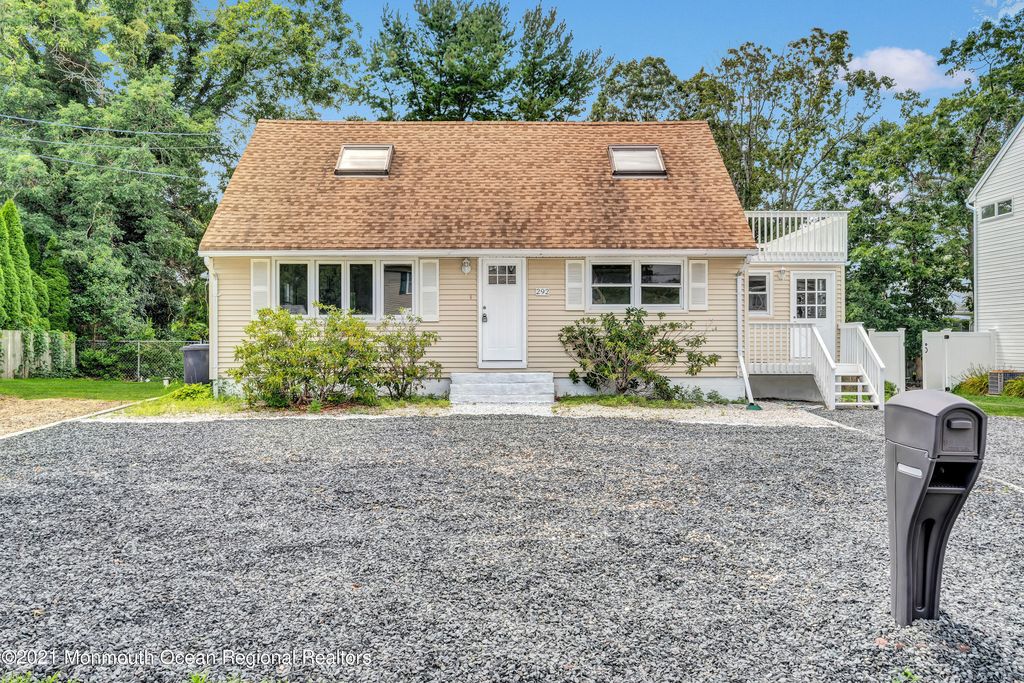 292 Bulkhead Ave, Manahawkin, NJ 08050