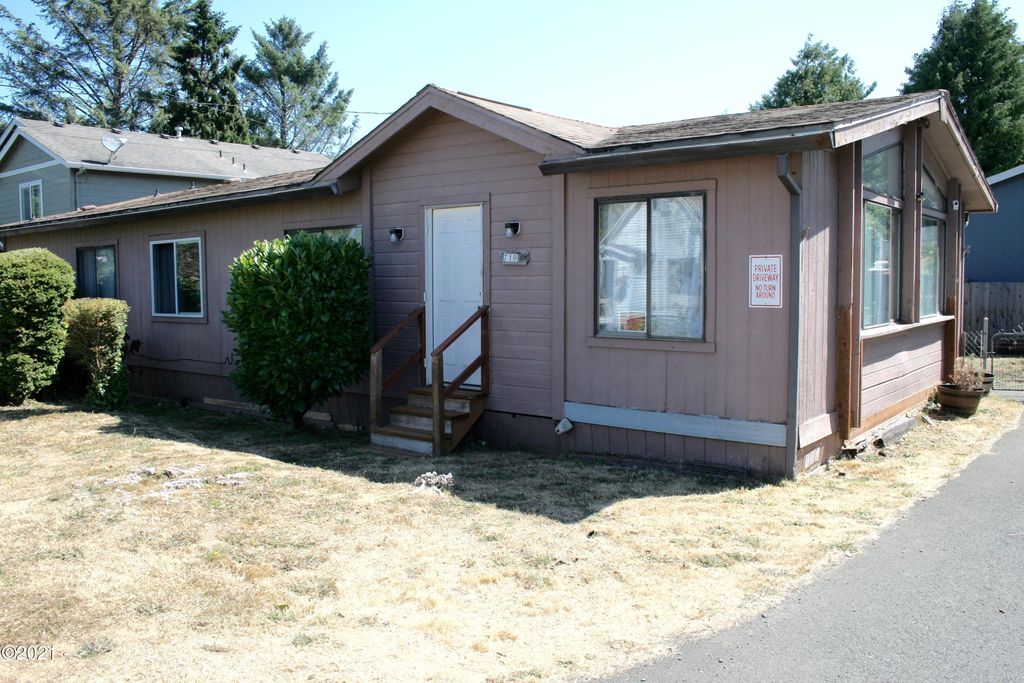710 SE Port Ave, Lincoln City, OR 97367