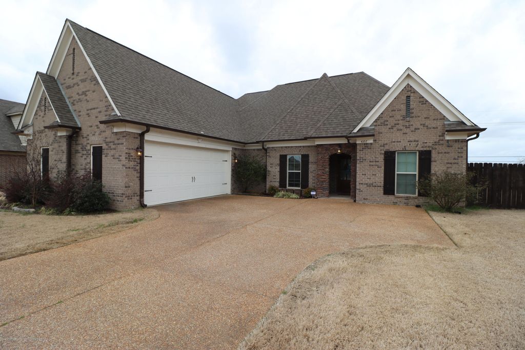 4357 Vineyard Dr, Southaven, MS 38672