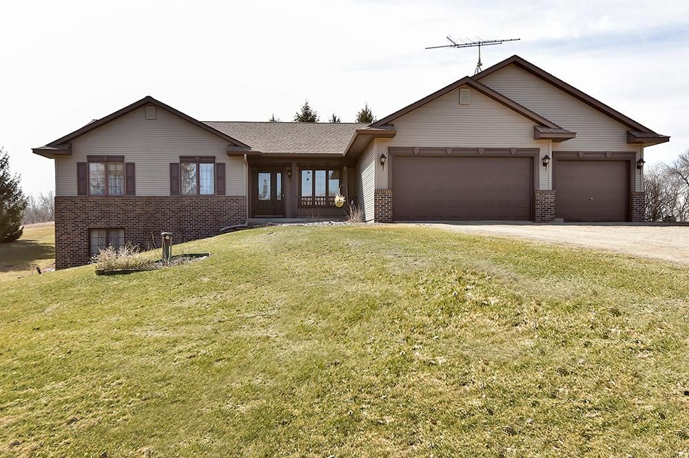 9242 Cedar Lake Blvd, Faribault, MN 4 Bed, 3 Bath SingleFamily Home