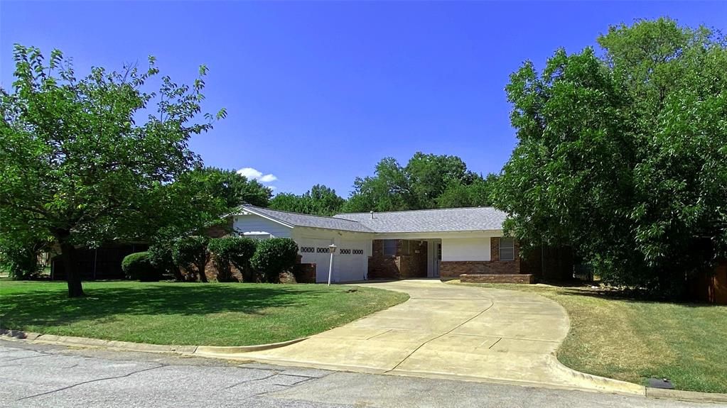 5108 Bob Dr, North Richland Hills, TX 76180