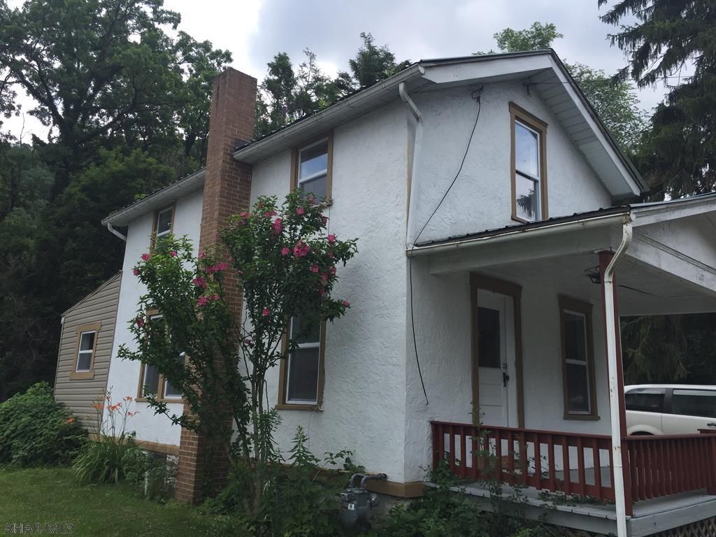 457 S Main St, Pleasant Gap, PA 2 Bed, 1 Bath SingleFamily Home 23