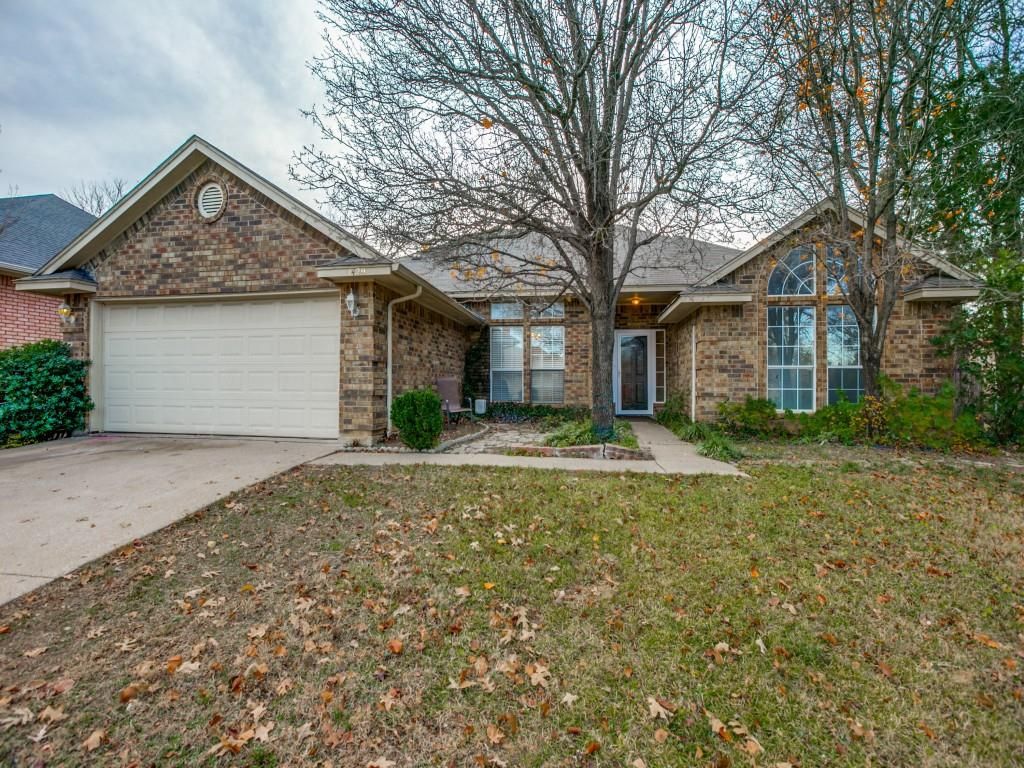 1429 Whispering Water Ln, Mansfield, TX - 4 Bed, 2 Bath Single-Family ...