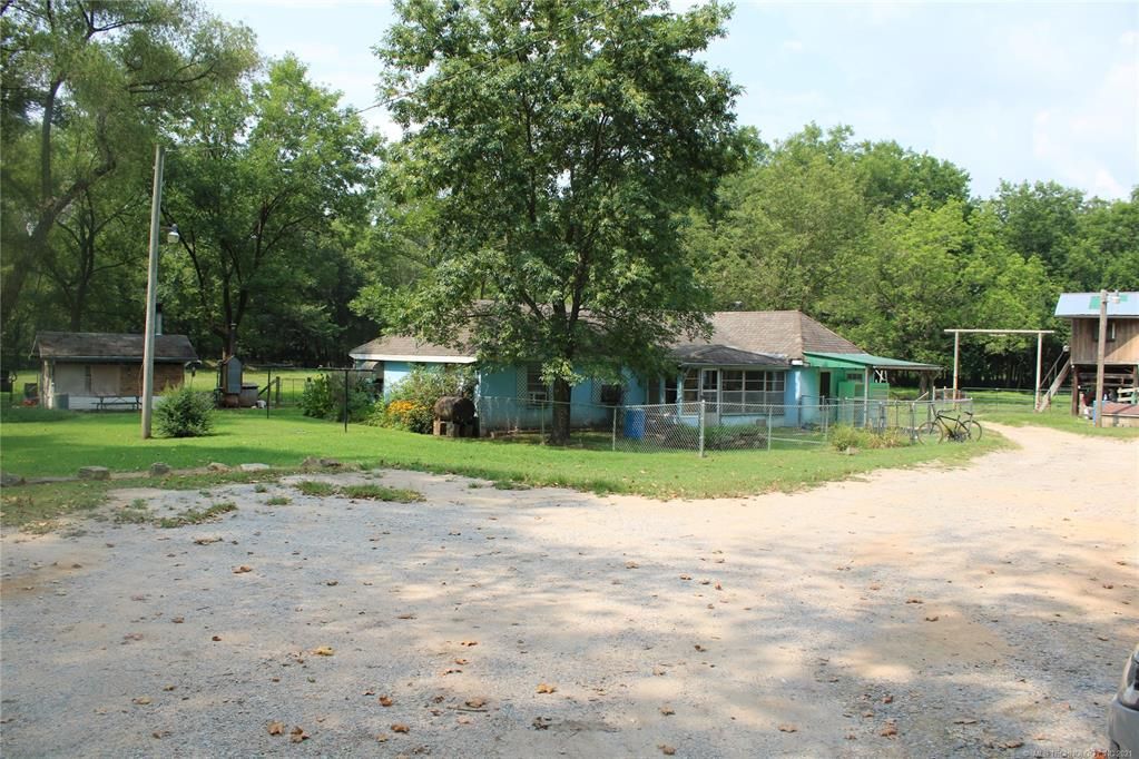 19560 First Blvd, Henryetta, OK 74437