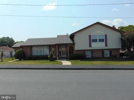 250 W Chestnut St, Frackville, PA 17931