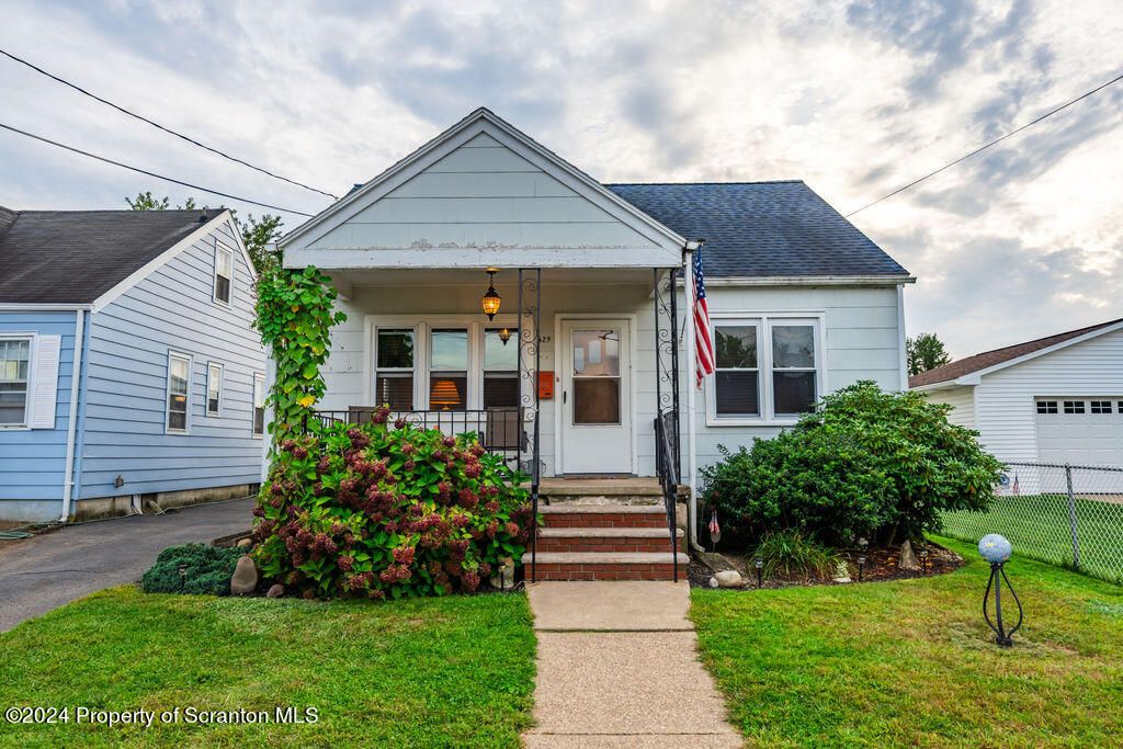 429 Washington Ave, West Wyoming, PA 18644