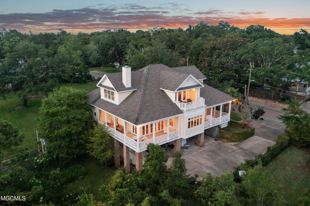 207 Washington Ave, Ocean Springs, MS 39564 Trulia