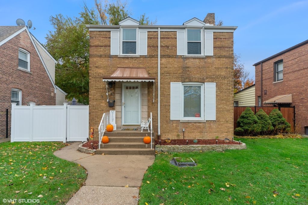 6939 W Foster Ave, Chicago, IL 60656