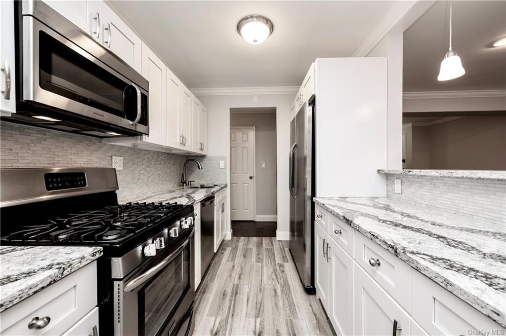 1 Sadore Ln #2K, Yonkers, NY 10710