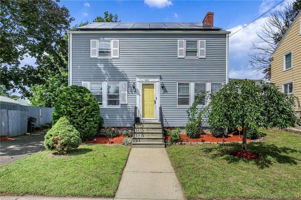 426 Savoy St, Bridgeport, CT 06606