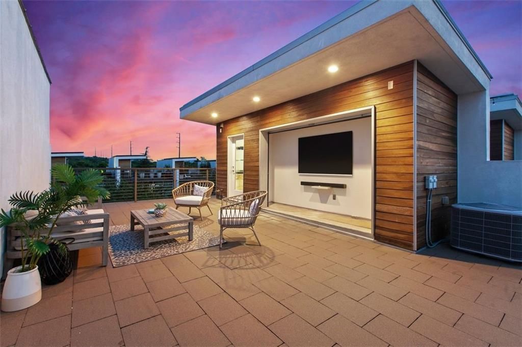 2301 S 5th St #33, Austin, TX 78704