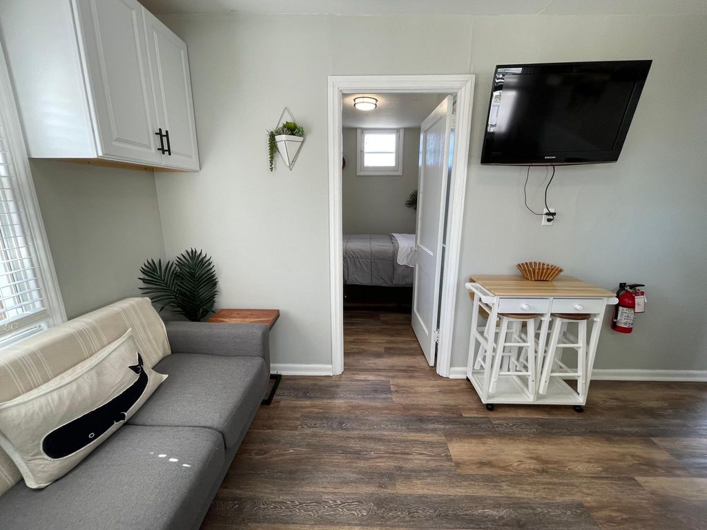 101 13th Ave #D, Belmar, NJ 07719