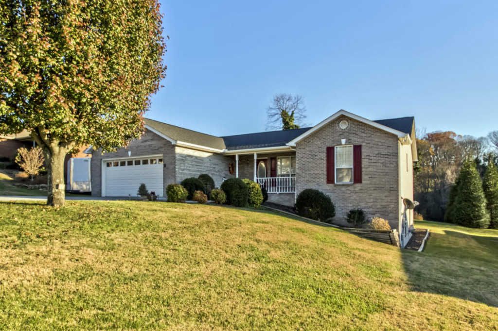 6142 Rivers Run Dr, Knoxville, TN 37914