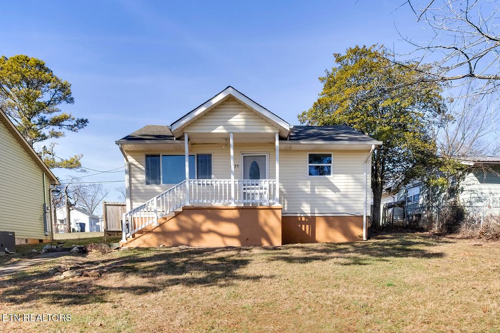 2725 Cecil Ave, Knoxville, TN 37917