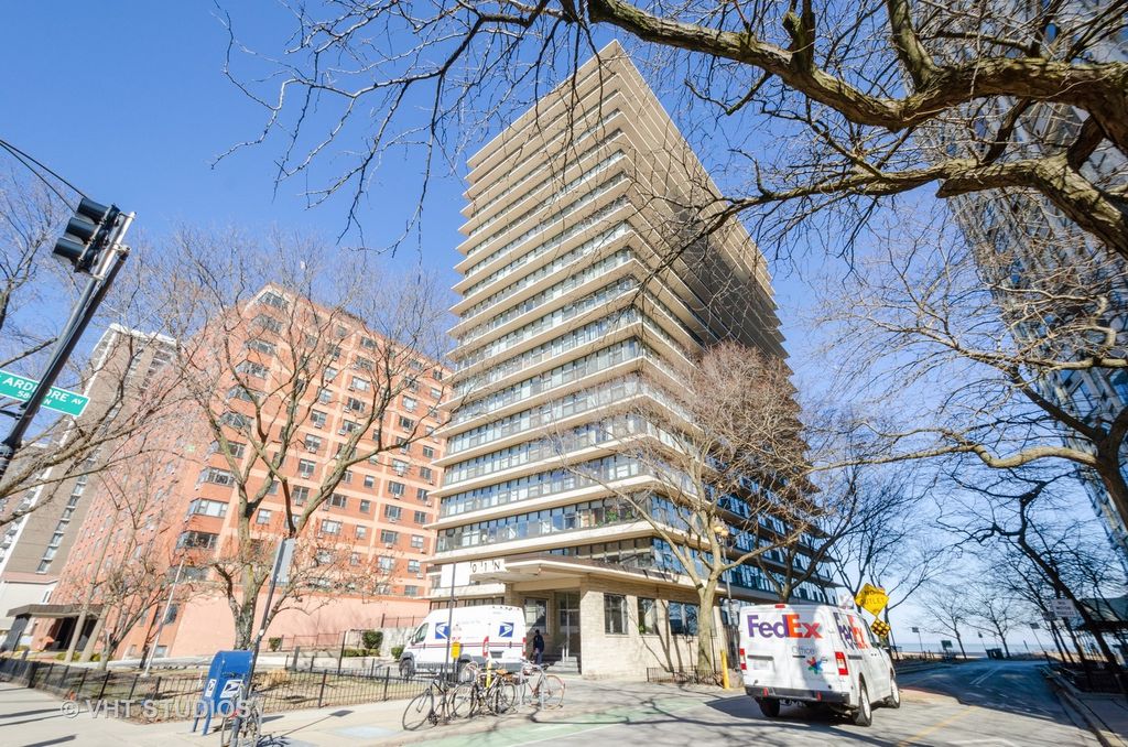 5801 N Sheridan Rd #18A, Chicago, IL 60660
