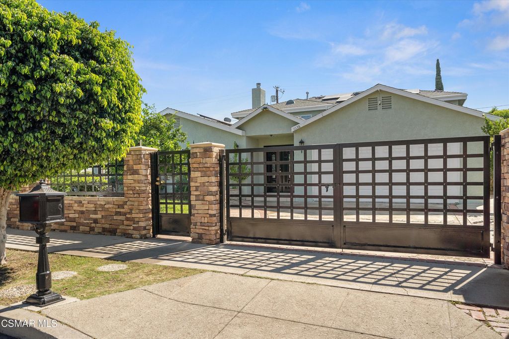 11138 Collett Ave, Granada Hills, CA 91344